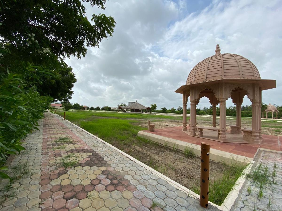 City The Village Beach Resort Laeja Exterior foto